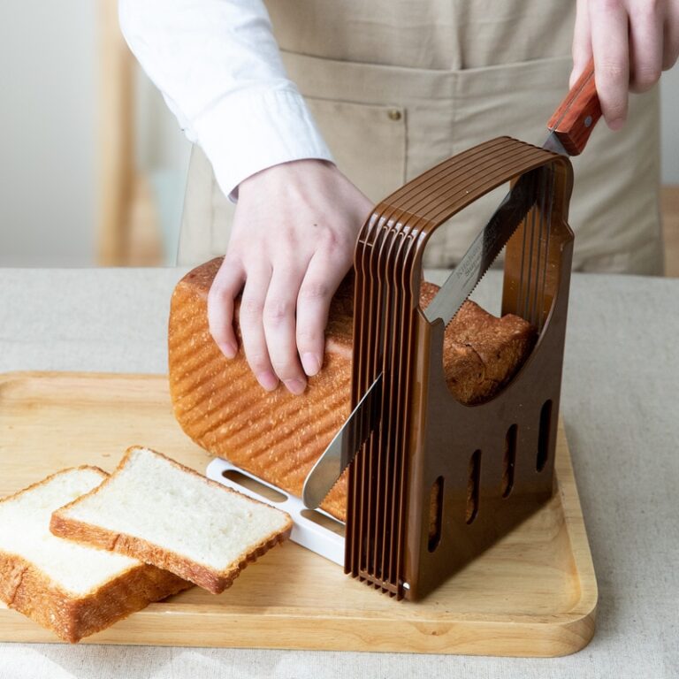 Toast Cutting Holder