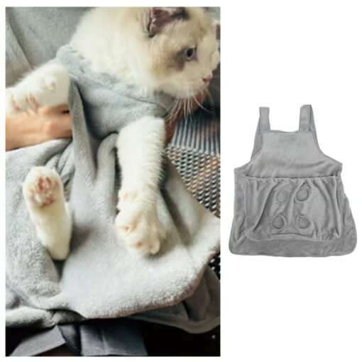 Pet Apron is crafted from soft, warm material to enhance your cat’s comfort and relaxation.